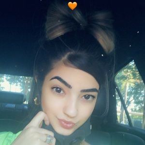 Meet your Posher, Daniela